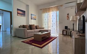 Modern , Quiet , Family Friendly & Fully Furnished Apartment