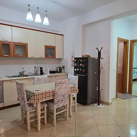 Modern , Quiet , Family Friendly & Fully Furnished Apartment Vlore Exterior photo