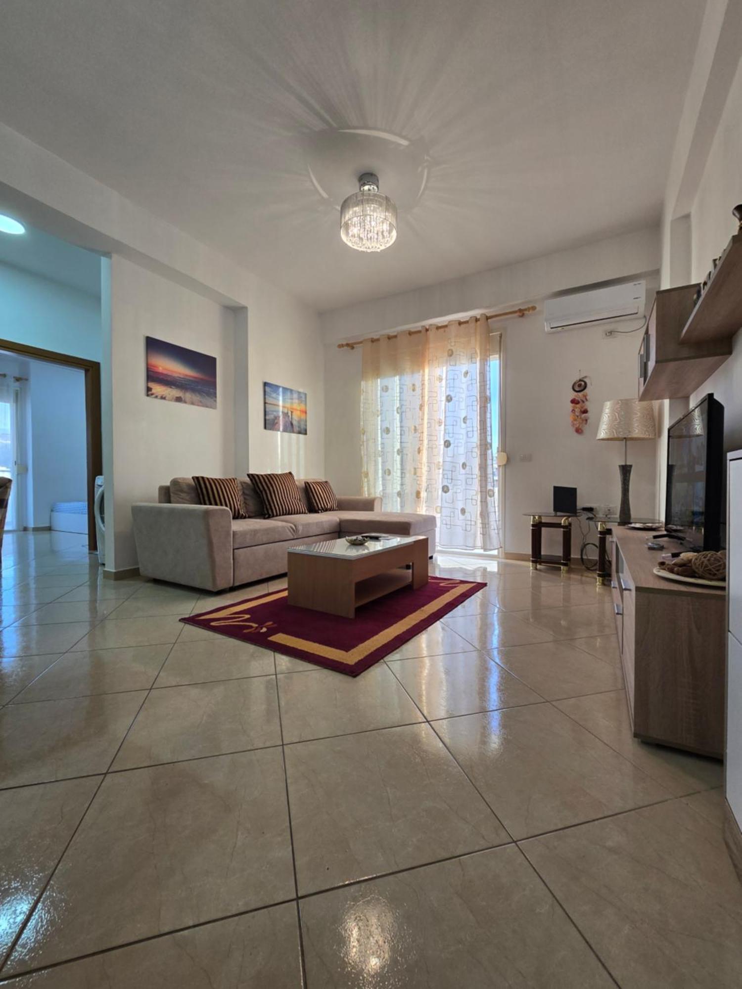 Modern , Quiet , Family Friendly & Fully Furnished Apartment Vlore Exterior photo